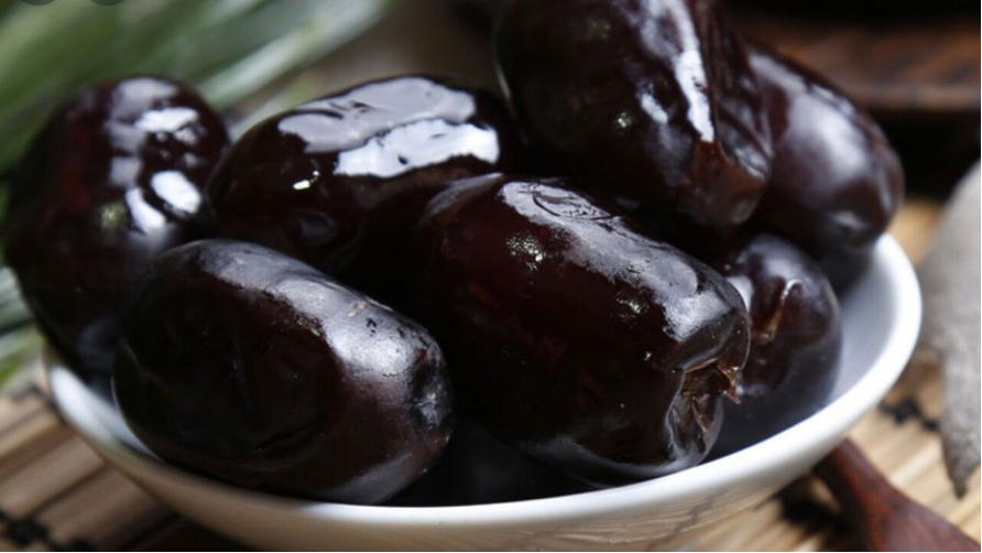 Premium Brown Dates